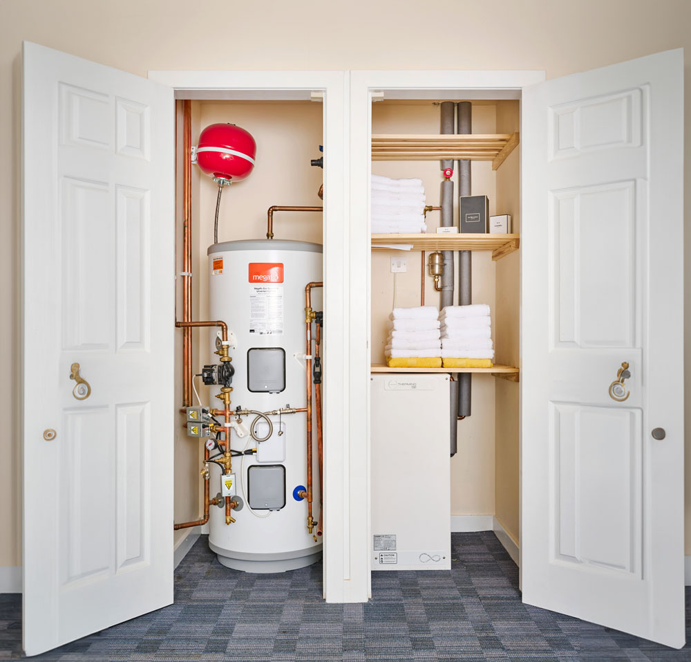 Cupboard-comparison-showing-Sunamp-_1